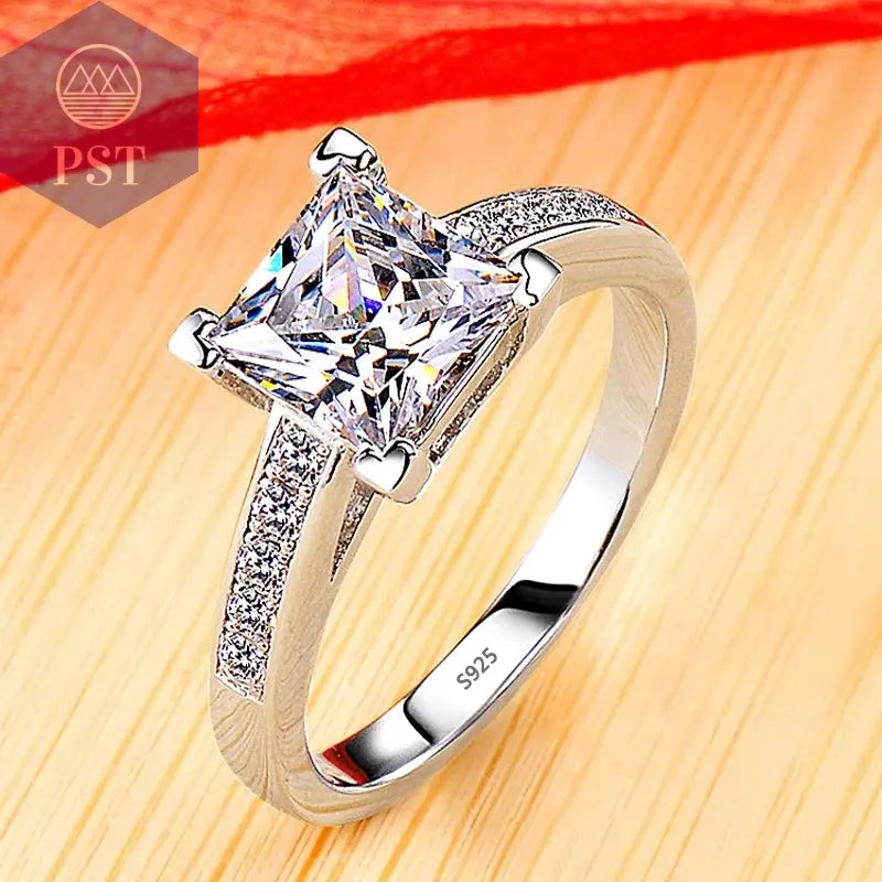 18K White Gold Zirconia Ring PST PS Tradings  PST PS Tradings 9-R027 PST PS Tradings 18K White Gold Zirconia Ring