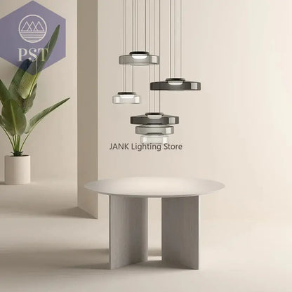 Elegante Glas-Chandelier für modernes Wohnen PST PS Tradings  PST PS Tradings  PST PS Tradings